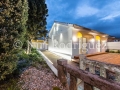 Fotografía de espacios interiores y exteriores casa remodelada